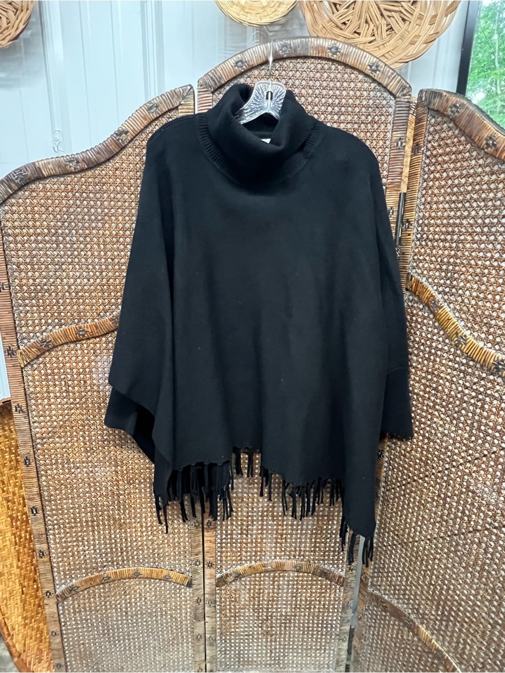 House of Harlow black sweater poncho one size